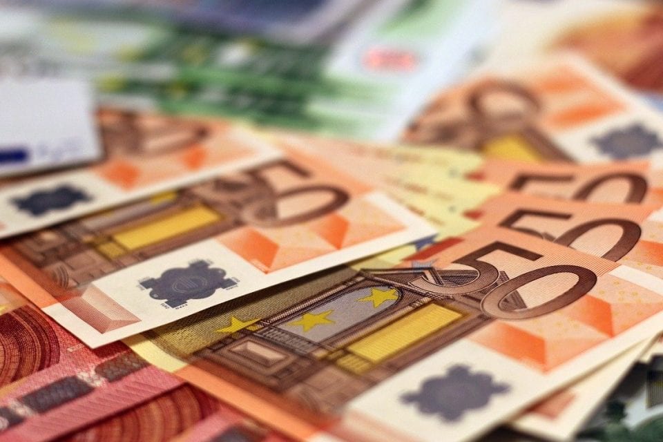 Finanzzahlen: Rekordgewinn für Salzburg, Austria mit existenzbedrohendem Minus