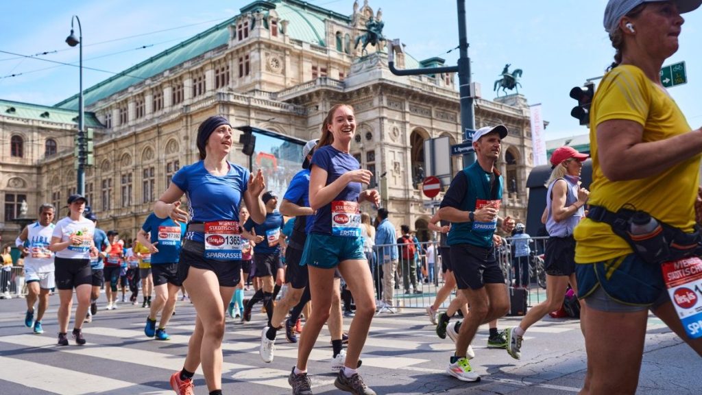 Der Vienna City Marathon vor den Sehenswürdigkeiten in Wien (Foto: VCM / Roman Pfeiffer)