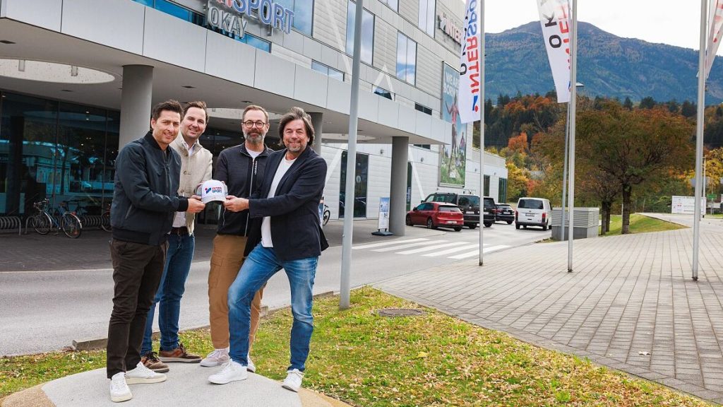 v.l.n.r.: Mario Stecher (ÖSV-Sportdirektor), Christian Scherer (Generalsekretär des ÖSV), Johannes Kastenhuber (Marketingleiter Intersport Austria), Franz Koll (Geschäftsführer Intersport Austria) - Foto © SkiAustria/Gapp
