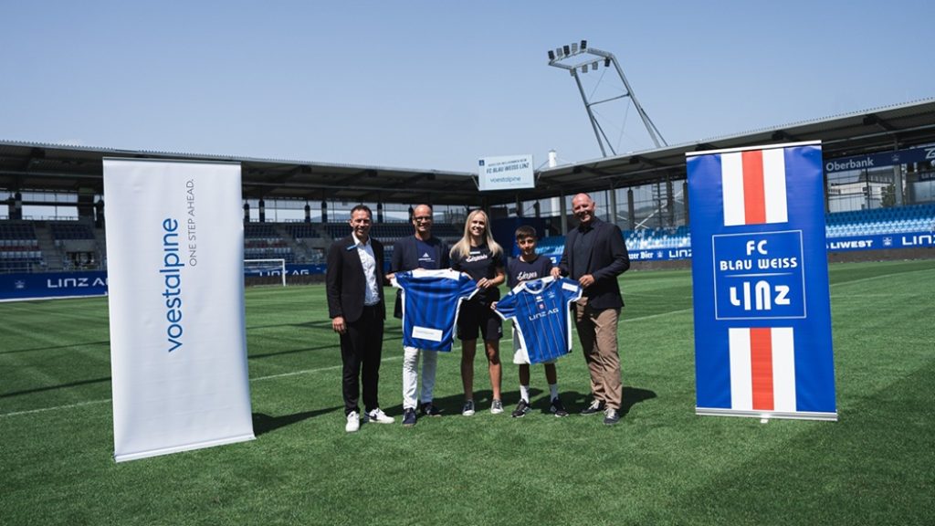 (c) FC Blau-Weiß Linz/Valant