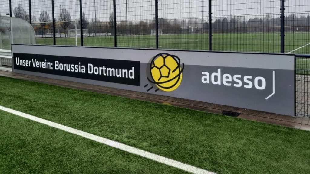 (c) Borussia Dortmund