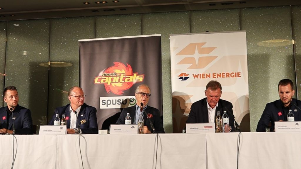 v.l.n.r.: Lukas Garhofer (Geschäftsführer spusu Vienna Capitals), Philipp Felsinger (Vizepräsident spusu Vienna Capitals), Martin Reiss (Präsident spusu Vienna Capitals), Michael Strebl (Vorsitzender der Geschäftsführung Wien Energie), Patrick Wondra (Geschäftsführer spusu Vienna Capitals) ©Martina Bednar