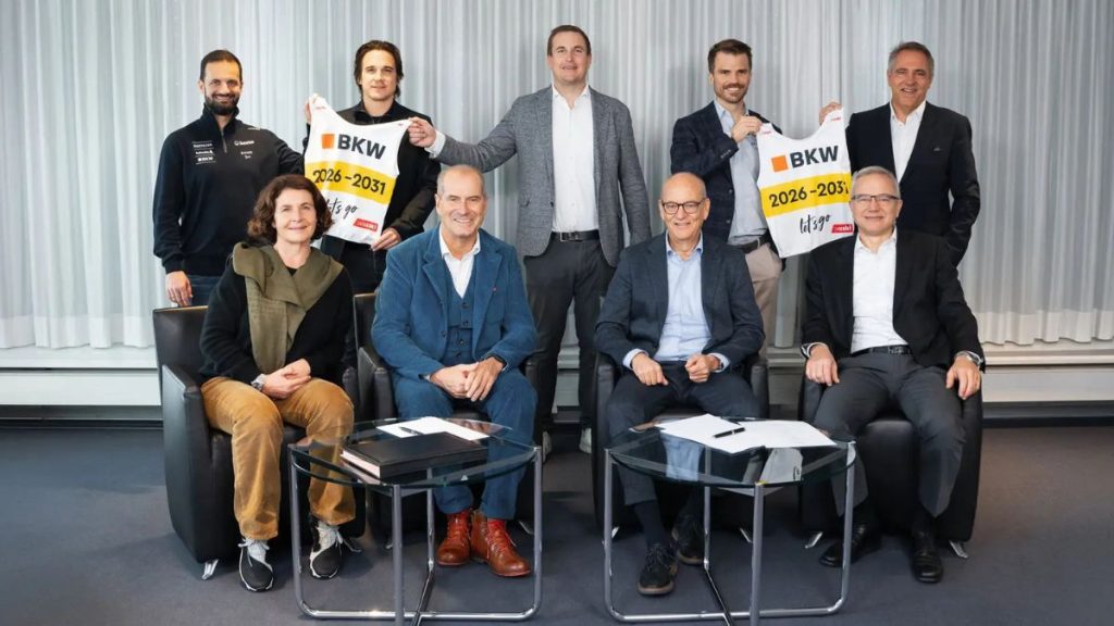 Hintere Reihe v.l.n.r.: Hannes Hofer (Leiter Weltcup & Events Swiss-Ski), Matthias Rietschin (Leiter Partnership & Sponsoring Swiss-Ski), Michael Morgenthaler (Head of Group Brand & Marketing Communications BKW), Diego Züger (Co-CEO Swiss-Ski), Martin Schweikert (Chief Communications Officer BKW). - Vordere Reihe v.l.n.r.: Annalisa Gerber (Leiterin Relationship Swiss-Ski), Peter Barandun (Präsident Swiss-Ski), Roger Baillod (Chairman of the Board of Directors BKW), Robert Itschner (CEO BKW) | (c) Swiss-Ski
