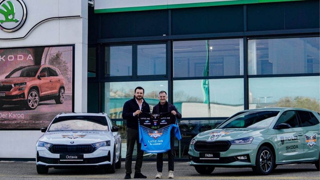 (c) Black Wings Linz