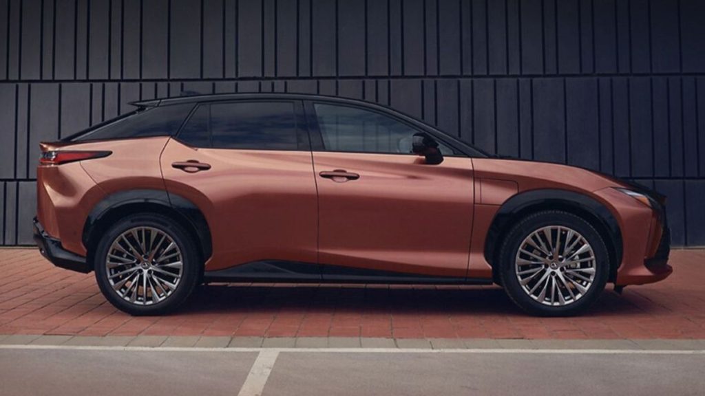 (c) Lexus