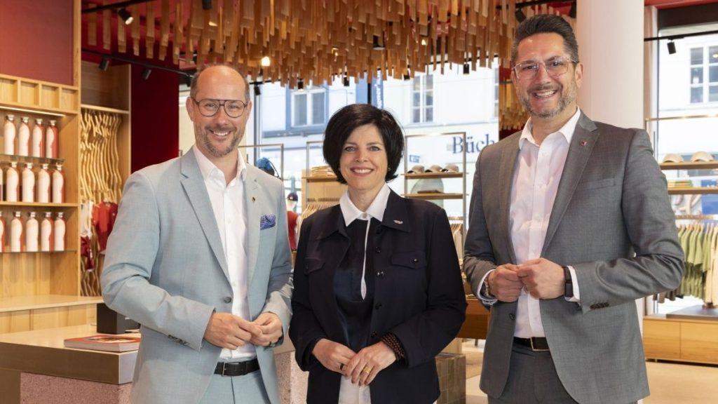 Landesrat Mario Gerber, Tirol Werbung-Geschäftsführerin Karin Seiler und WK-Spartenobmann Alois Rainer (v.l.) (c) Tirol Werbung, Die Fotografen