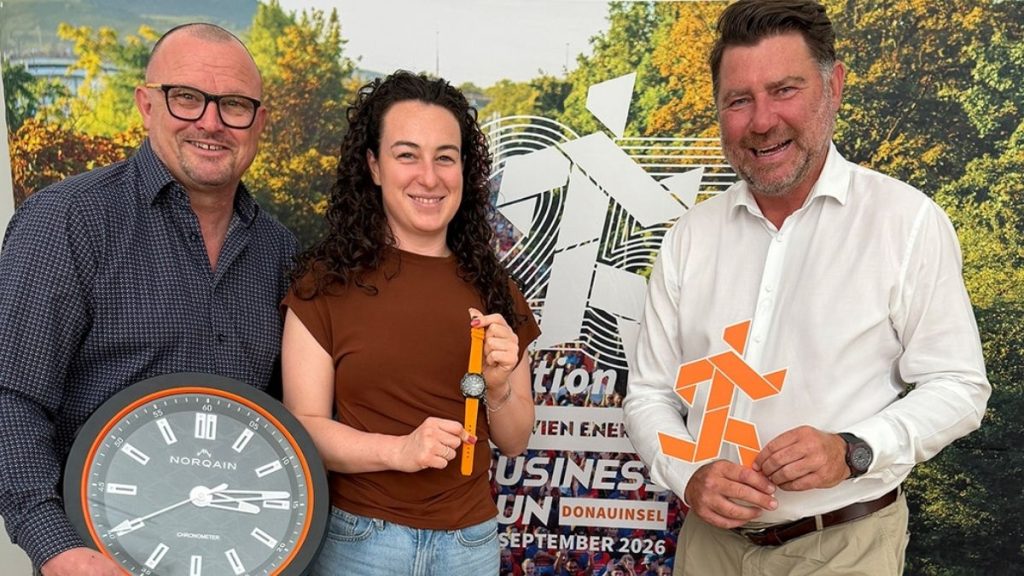 v.l.n.r. Gerhard Wehr, Geschäftsführer Business Run Eventorganisation GmbH
Sara Lunardis, Marketing, Sales & Hospitality, Businessrun Eventorganisation GmbH
Markus Scharinger, Managing Director, NORQAIN Eastern Europe GmbH | (c) Business Run Eventorganisation